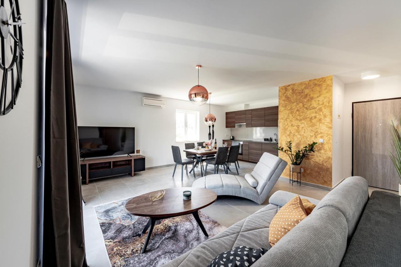 מליני Villa Gold Residence 1 מראה חיצוני תמונה