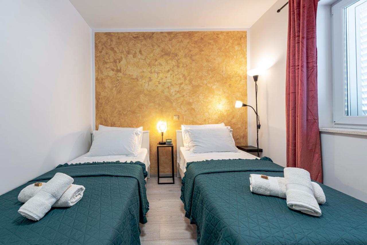 מליני Villa Gold Residence 1 מראה חיצוני תמונה